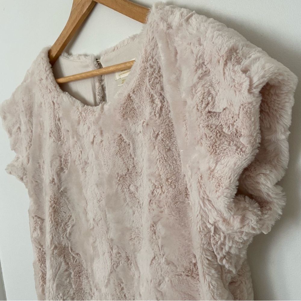 Maeve Faux Fur Top in Cream size Small Statement Luxe Anthropologie - Picture 5 of 15
